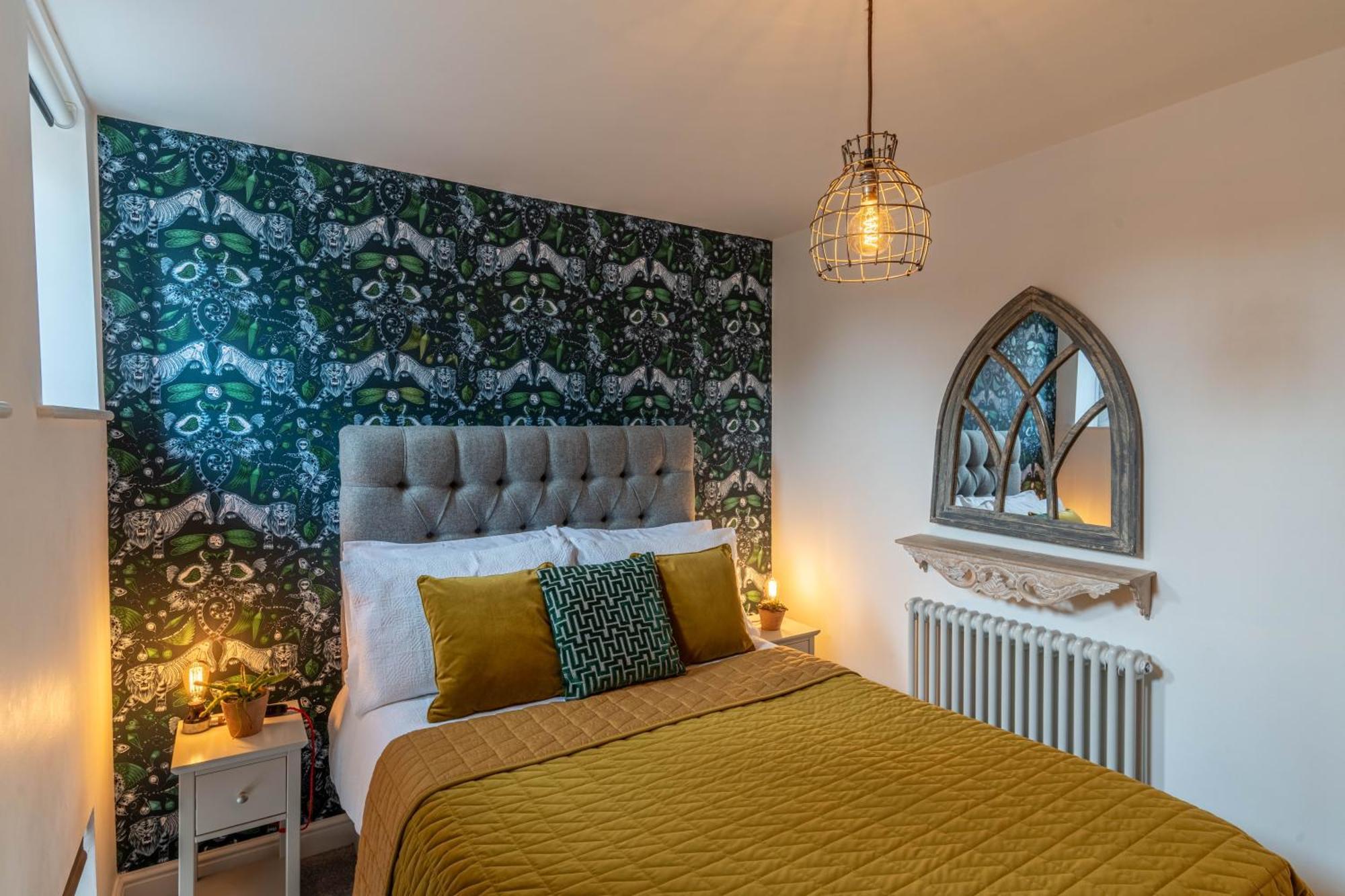 Luxury Chapel Apartment Within City Walls Chester Extérieur photo