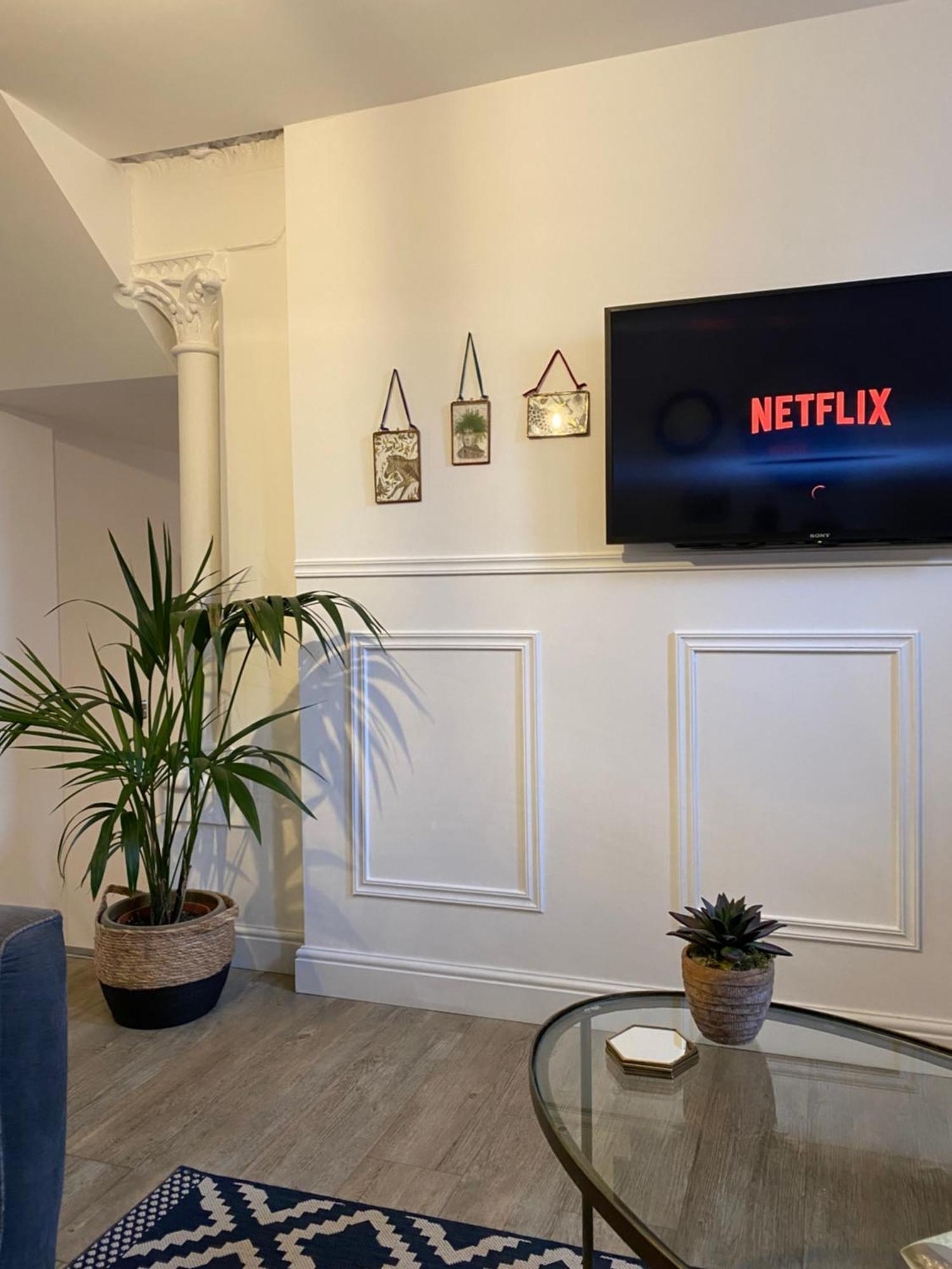 Luxury Chapel Apartment Within City Walls Chester Extérieur photo